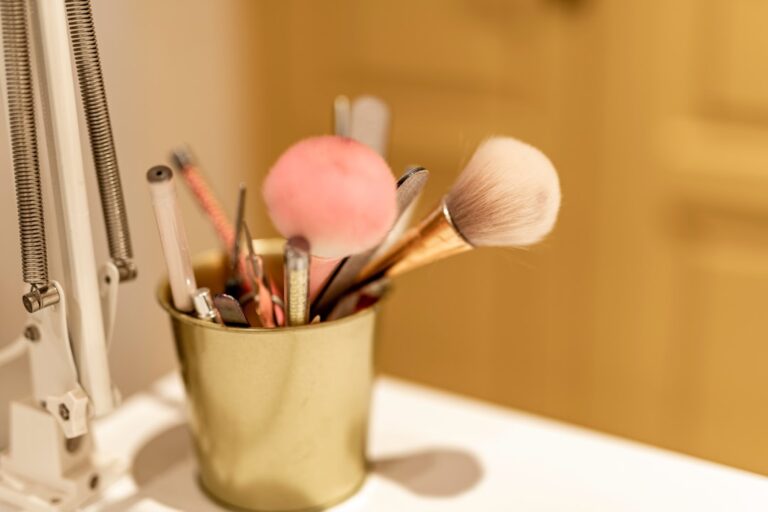 How to Use Beauty Tools for a Professional Look at Home