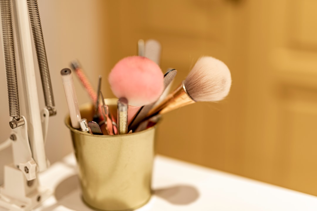 How to Use Beauty Tools for a Professional Look at Home